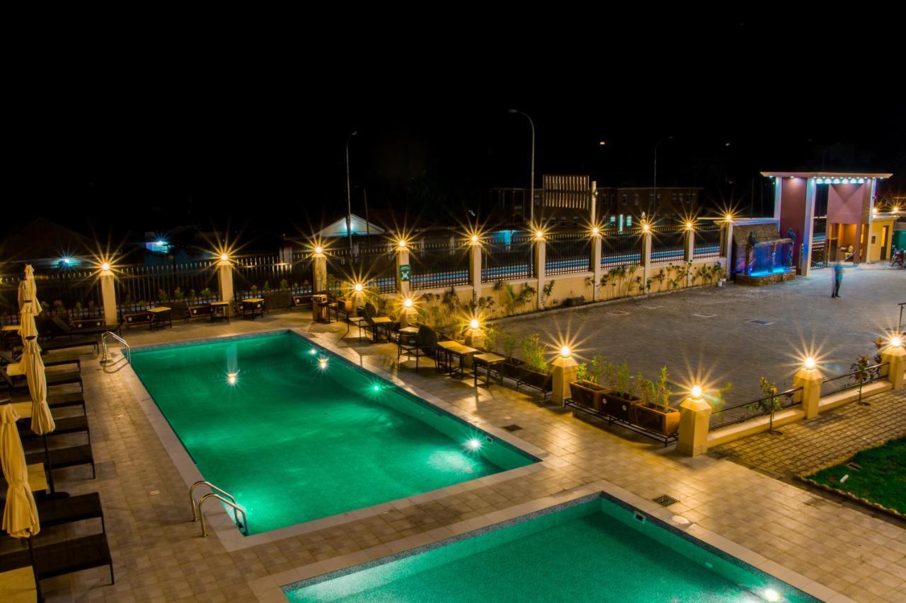 Hotel Horizon Entebbe Esterno foto