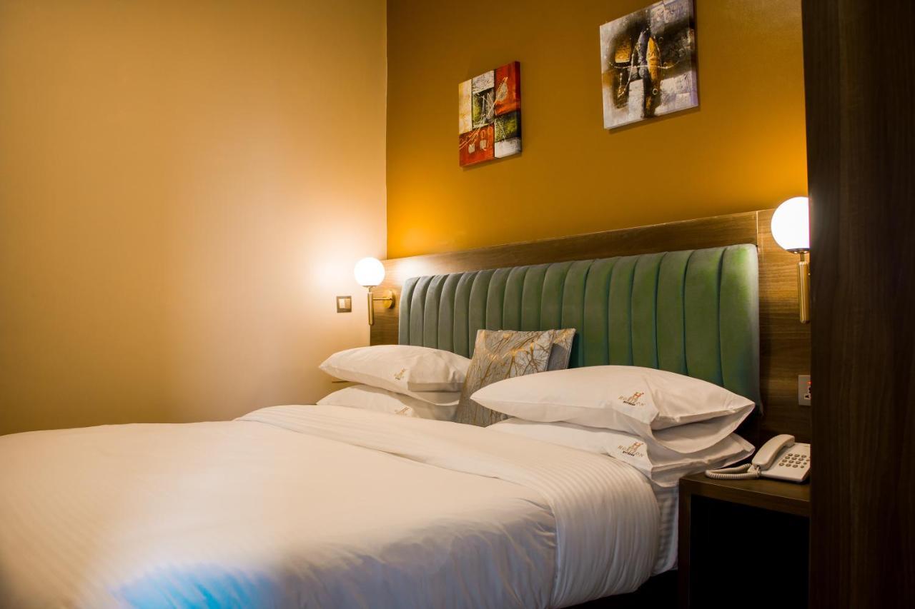 Hotel Horizon Entebbe Esterno foto